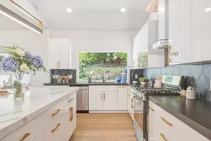 11234 Sun Valley Dr, Oakland, CA 94605 - Photo 14