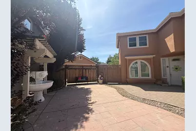 500 Birdsong St, Gilroy, CA 95020 - Photo 2