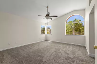 500 Birdsong St, Gilroy, CA 95020 - Photo 10