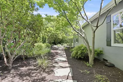 699 Oregon Ave, Palo Alto, CA 94301 - Photo 30