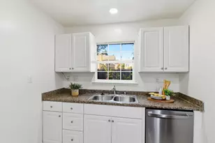 2115 University Ave, Mountain View, CA 94040 - Photo 20