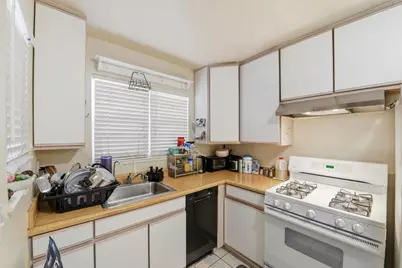 2115 University Ave, Mountain View, CA 94040 - Photo 26
