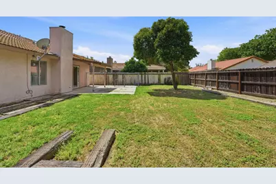 131 W Central Ave, Tracy, CA 95376 - Photo 40
