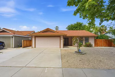131 W Central Ave, Tracy, CA 95376 - Photo 2