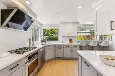 516 Saint Vincent Ln, Foster City, CA 94404 - Photo 24