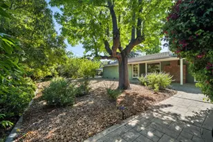 12100 Saraglen Dr, Saratoga, CA 95070 - Photo 32