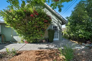 12100 Saraglen Dr, Saratoga, CA 95070 - Photo 36