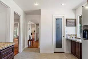 12100 Saraglen Dr, Saratoga, CA 95070 - Photo 10
