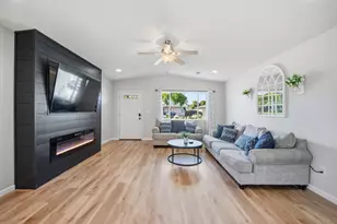 690 El Cerrito Way, Gilroy, CA 95020 - Photo 2