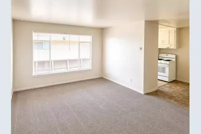 948 Lupin Dr, Salinas, CA 93906 - Photo 4
