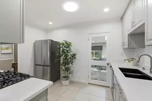 275 Beechnut Ave, Sunnyvale, CA 94085 - Photo 16