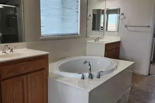 253 Lilac Ln, Livingston, CA 95334 - Photo 6