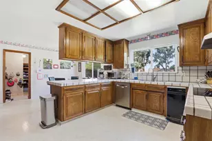 130 Sunrise Dr, Hollister, CA 95023 - Photo 8