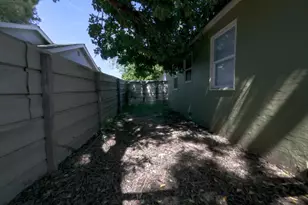 360 E 19th St, Merced, CA 95340 - Photo 6