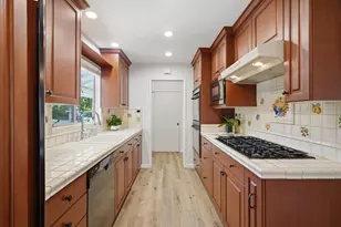 1763 Walnut Dr, Mountain View, CA 94040 - Photo 16