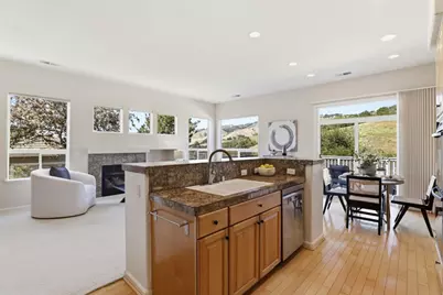 9015 Village View Dr, San Jose, CA 95135 - Photo 16