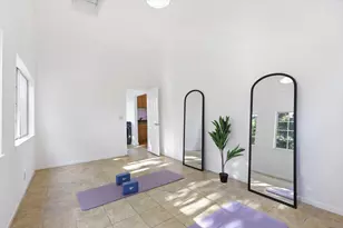 21075 Greenleaf Dr, Cupertino, CA 95014 - Photo 32