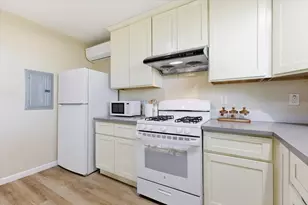 21075 Greenleaf Dr, Cupertino, CA 95014 - Photo 72