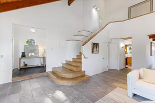 21075 Greenleaf Dr, Cupertino, CA 95014 - Photo 14