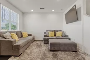 1131 Julia Cir, Hollister, CA 95023 - Photo 8