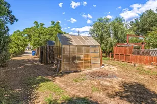 820 Maple Ave, San Martin, CA 95046 - Photo 40