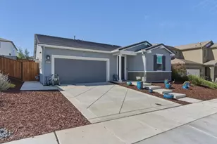 2051 Petunia Dr, Hollister, CA 95023 - Photo 2