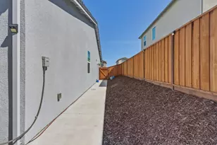 2051 Petunia Dr, Hollister, CA 95023 - Photo 16