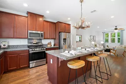 61 Montecito Vista Dr 6, San Jose, CA 95111 - Photo 2