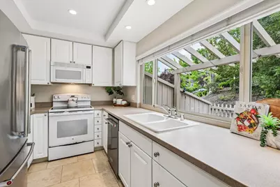 5 Tollridge Ct, San Mateo, CA 94402 - Photo 10
