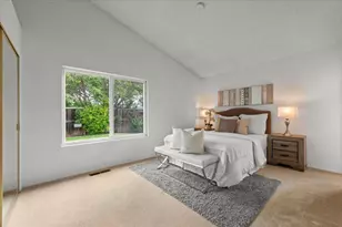 546 Compass Cir, Redwood City, CA 94065 - Photo 12
