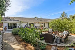 2395 Branner Dr, Menlo Park, CA 94025 - Photo 28
