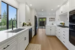 27000 Appaloosa Way, Los Altos Hills, CA 94022 - Photo 18