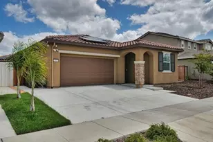 571 Pleasant Dr, Lathrop, CA 95330 - Photo 2