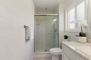 1010 Polk Ln, San Jose, CA 95117 - Photo 16