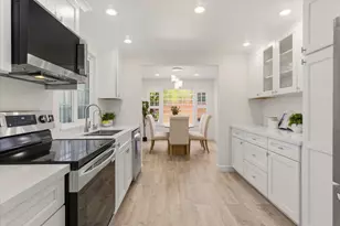 1010 Polk Ln, San Jose, CA 95117 - Photo 2