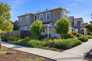 271 10th St, Marina, CA 93933 - Photo 2