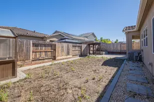 1357 Sunridge Dr, Hollister, CA 95023 - Photo 12