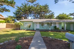 1136 Del Monte Blvd, Pacific Grove, CA 93950 - Photo 2