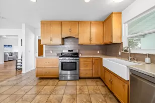 1136 Del Monte Blvd, Pacific Grove, CA 93950 - Photo 10