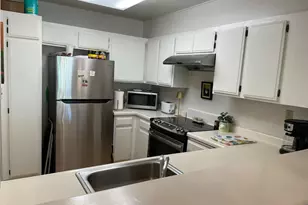 2140 Santa Cruz Ave 203, Menlo Park, CA 94025 - Photo 8