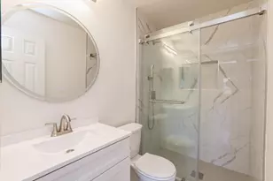 2015 Autumntree Ct, San Jose, CA 95131 - Photo 14