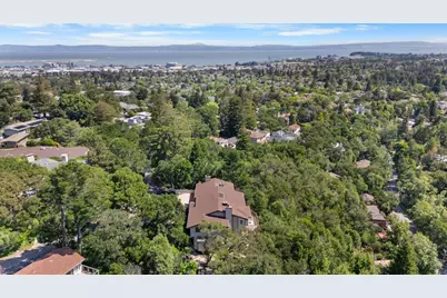 135 Newton Dr, Burlingame, CA 94010 - Photo 72