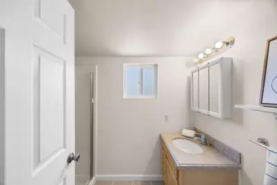 135 Newton Dr, Burlingame, CA 94010 - Photo 50