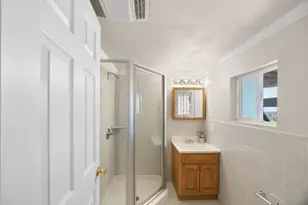 135 Newton Dr, Burlingame, CA 94010 - Photo 54
