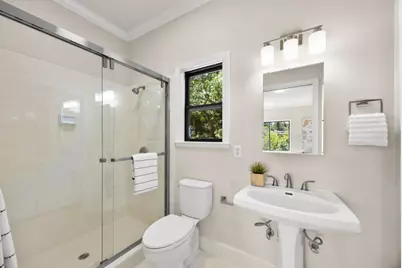 135 Newton Dr, Burlingame, CA 94010 - Photo 32