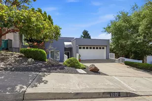 8265 Skyline Cir, Oakland, CA 94605 - Photo 2