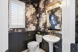 8265 Skyline Cir, Oakland, CA 94605 - Photo 34