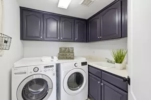 8265 Skyline Cir, Oakland, CA 94605 - Photo 40