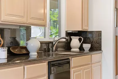 1090 Baker Ct, Sunnyvale, CA 94087 - Photo 16