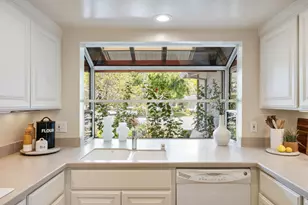 902 San Marcos Cir, Mountain View, CA 94043 - Photo 6